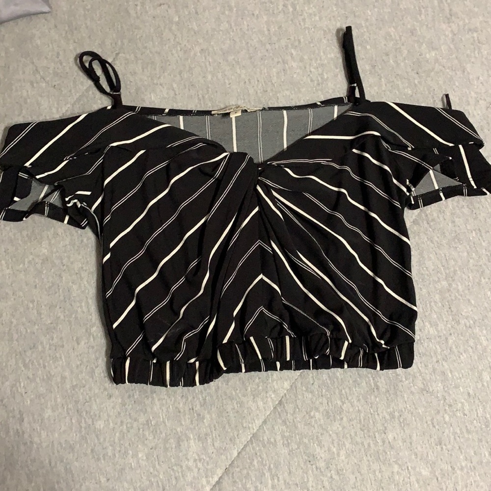Off the Shoulder semi Crop Top